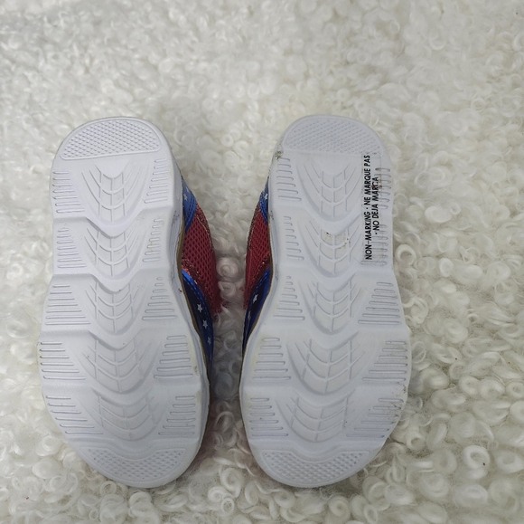 BNWOT Sz US 9 Wonderwoman Kids Toddler  Red Blue Light Up Sneakers Shoes Velcro - Picture 9 of 11